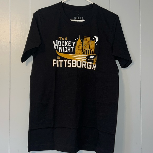 Hockey night - Picture 1 of 1